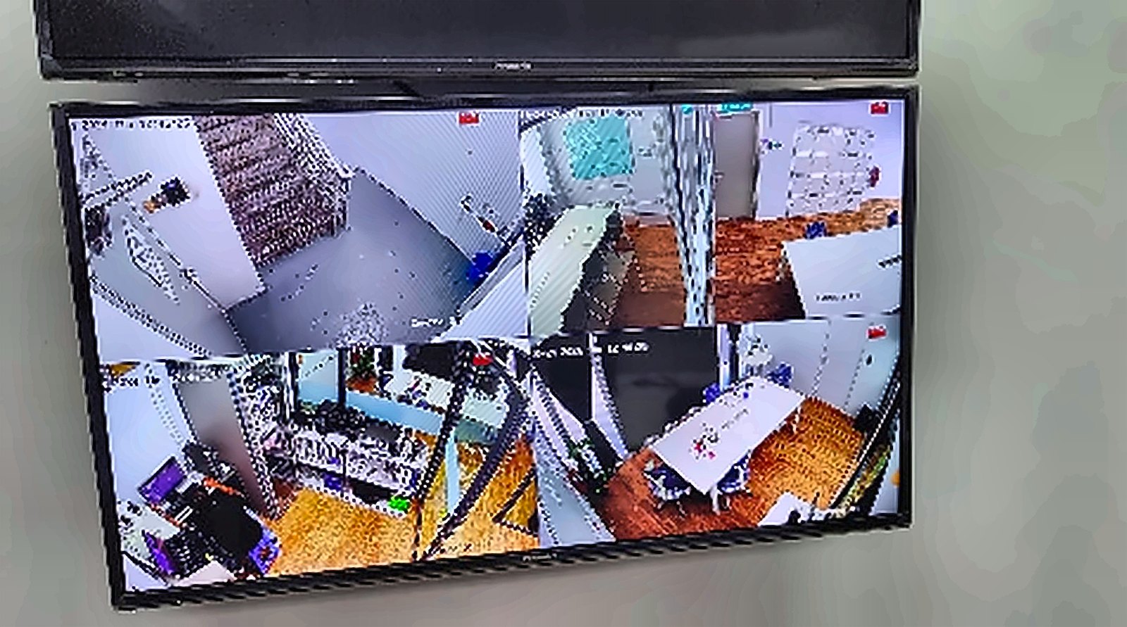 Office live-view monitor